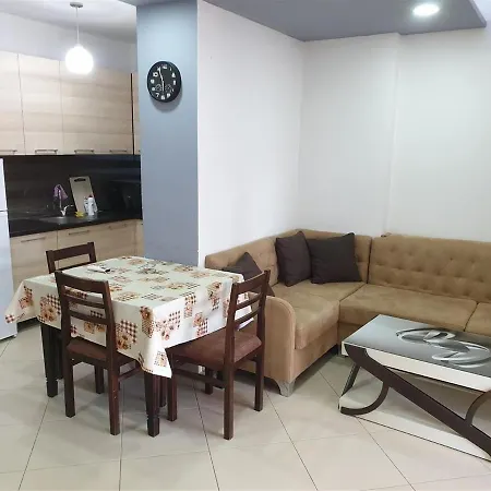 Leonard's Shengjin Apartamento *