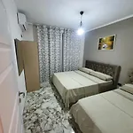 Leonard's Shengjin Appartement