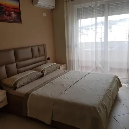 Leonard's Shengjin Apartamento
