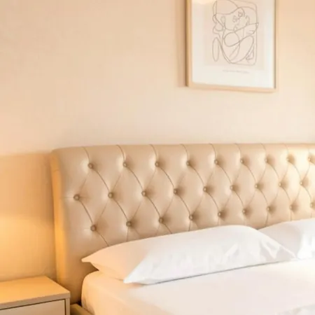 Leonard's Shengjin Apartamento